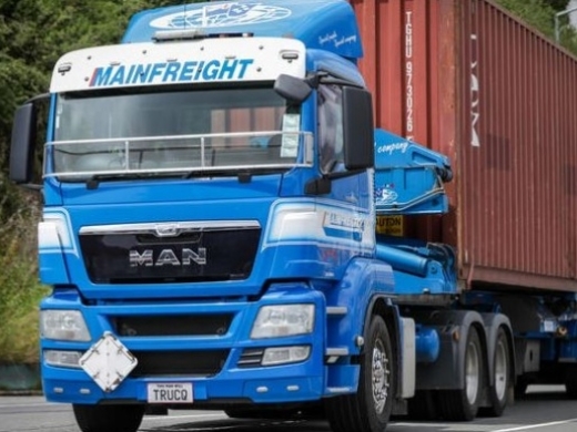 7. Sewa Truk Tronton Bulanan dengan Kualitas Terbaik