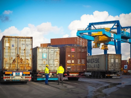 9.-Jasa-Sewa-Truk-Container-dengan-Servis-Terbaik