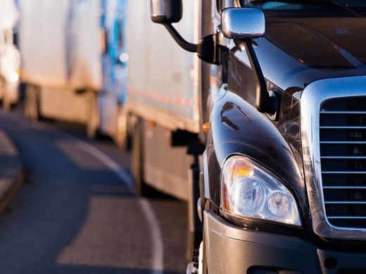 Daftar Harga Jasa Trucking di Jakarta Via Yosua Expedition
