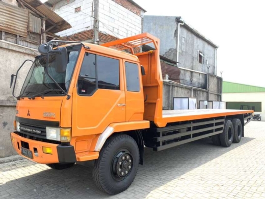 21.-Perusahaan-Jasa-Sewa-Truk-Tronton-Bak