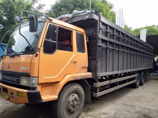 Jasa Sewa Truk Tronton Kapasitas 20 Ton