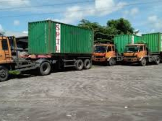 jasa sewa truk tronton untuk barang logistik