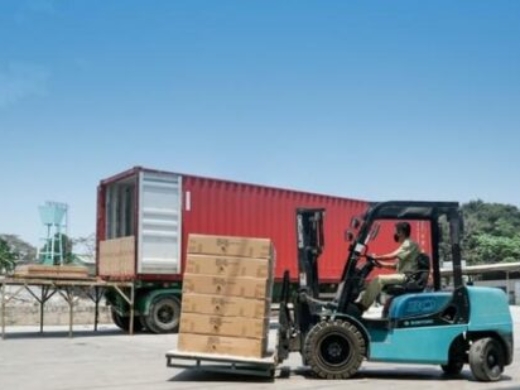 Truk Fuso Tronton