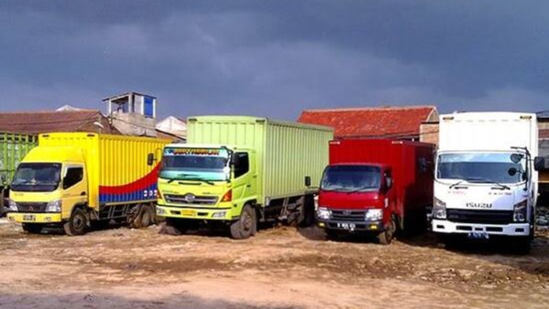 Sewa Truk Kargo dari Yosua