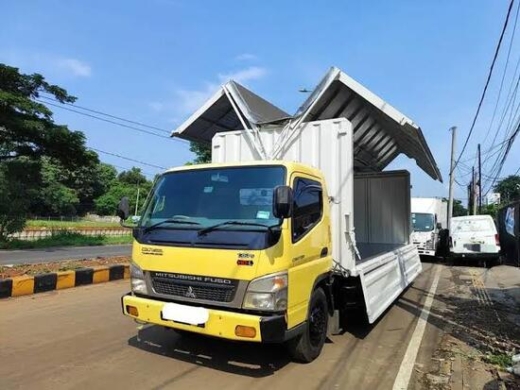 truk CDD Fuso Wingbox Trailer