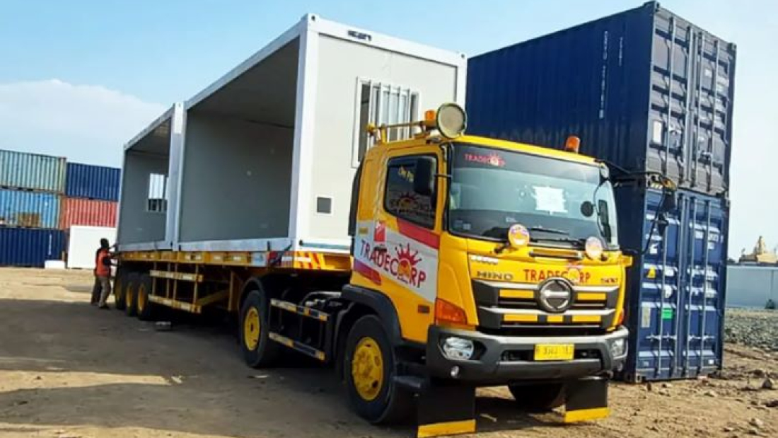 Menyewa Truk atau Container