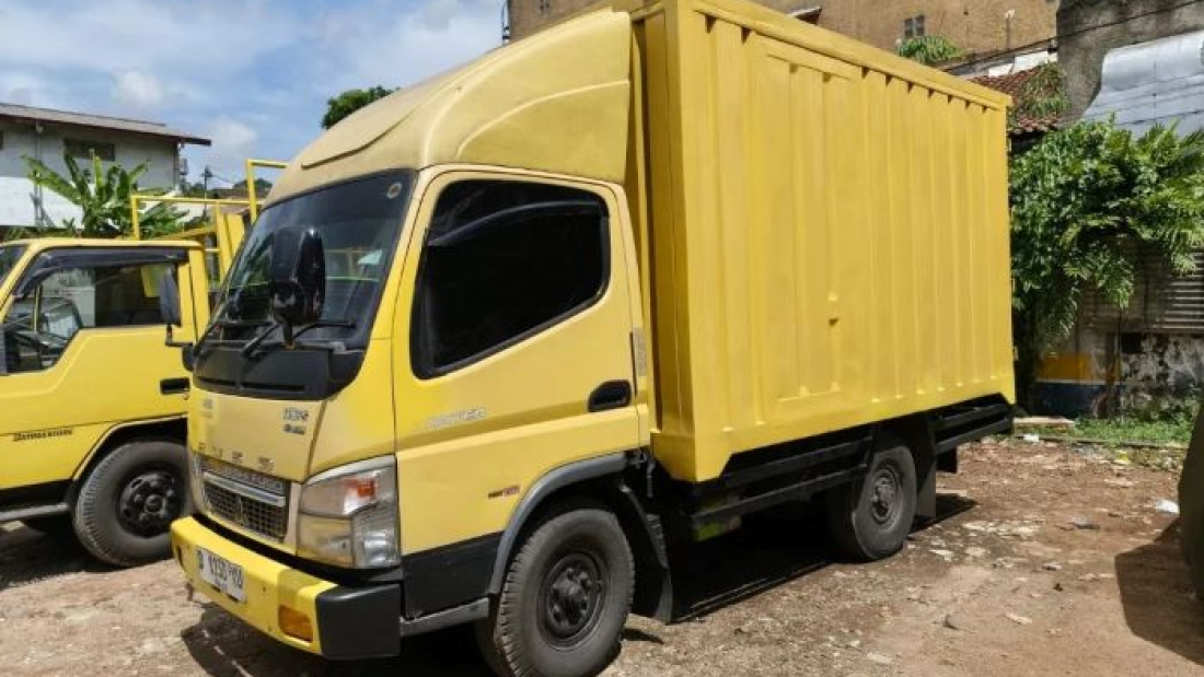 Menggunakan Sewa Truk Kargo Darat