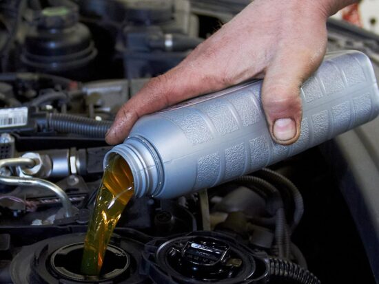 5. Ganti Oli dan Servis Truk Kira-Kira Habis Biaya Berapa