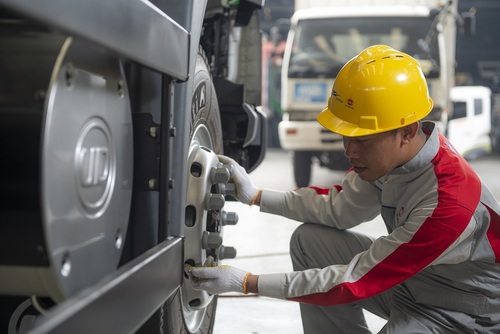 Perawatan Rutin Truk