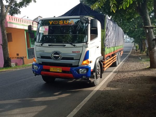 Jasa pengiriman barang cargo darat terbaik di Surabaya